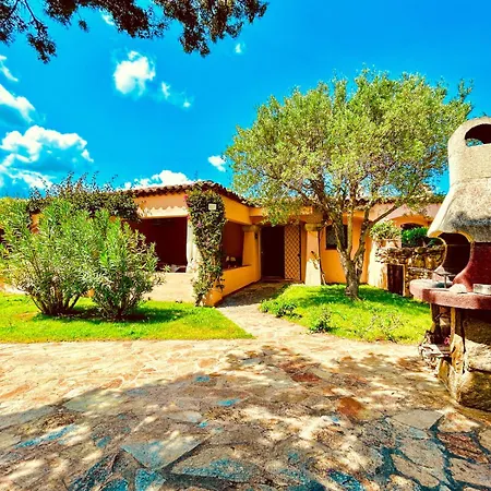Sweet With Shared Pool Baja Sardinia