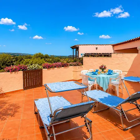 Hébergement de vacances Sweet With Shared Pool Baja Sardinia