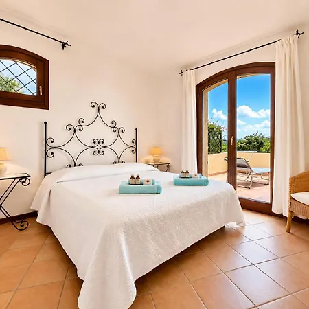 Sweet With Shared Pool Baja Sardinia
