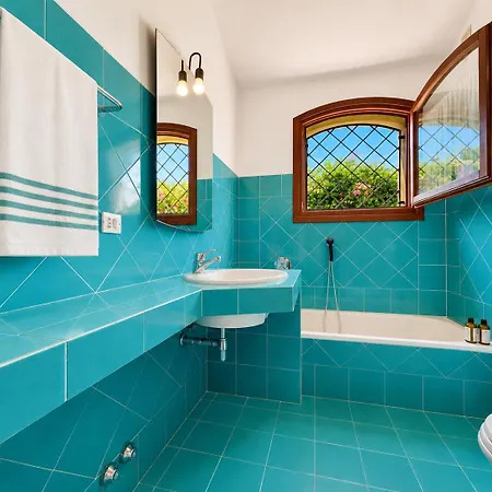 Sweet With Shared Pool Baja Sardinia