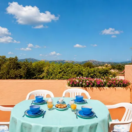 Sweet With Shared Pool بايا سردينيا